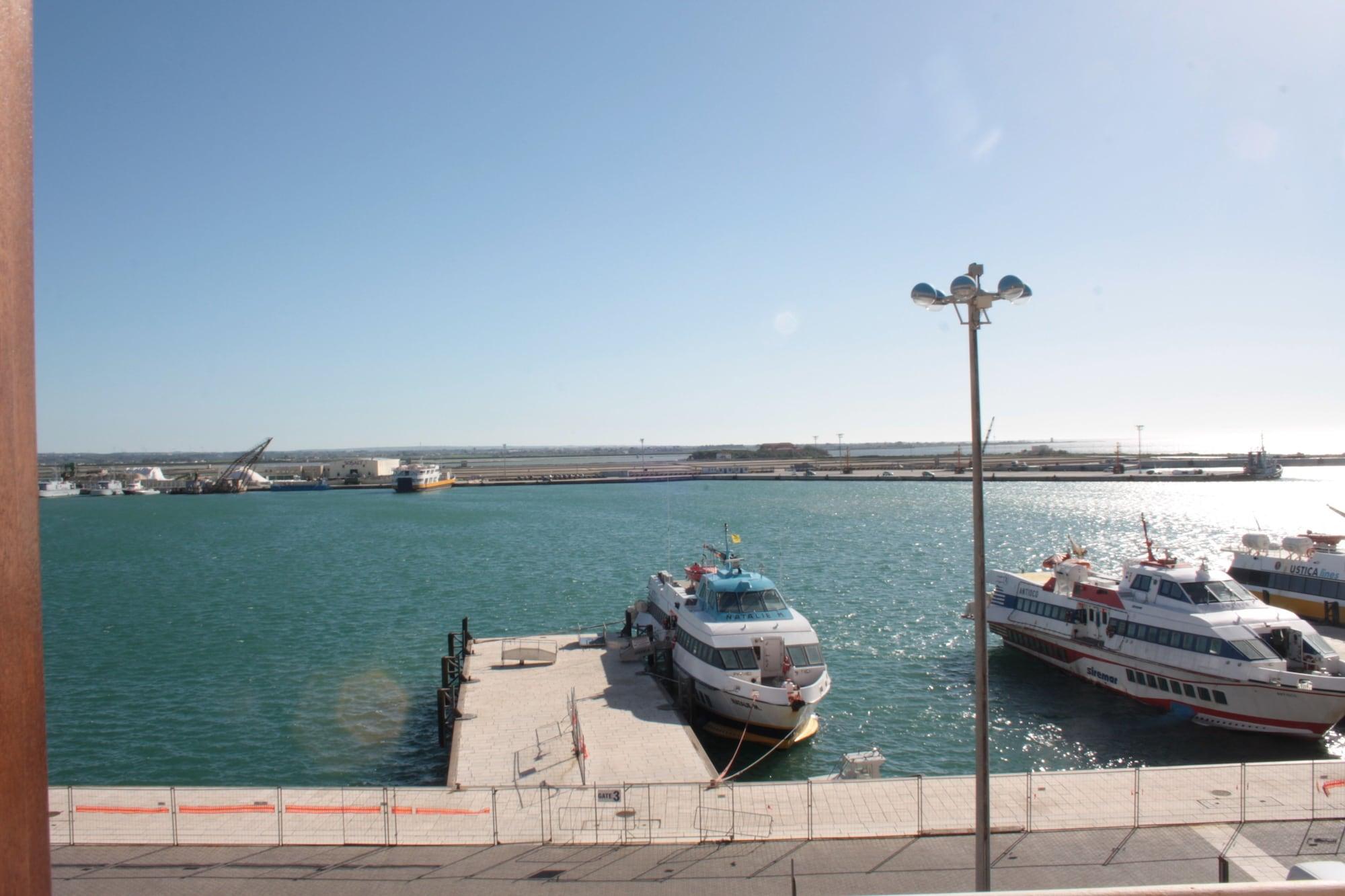 Belveliero - Il Capitano Bed & Breakfast 3*
